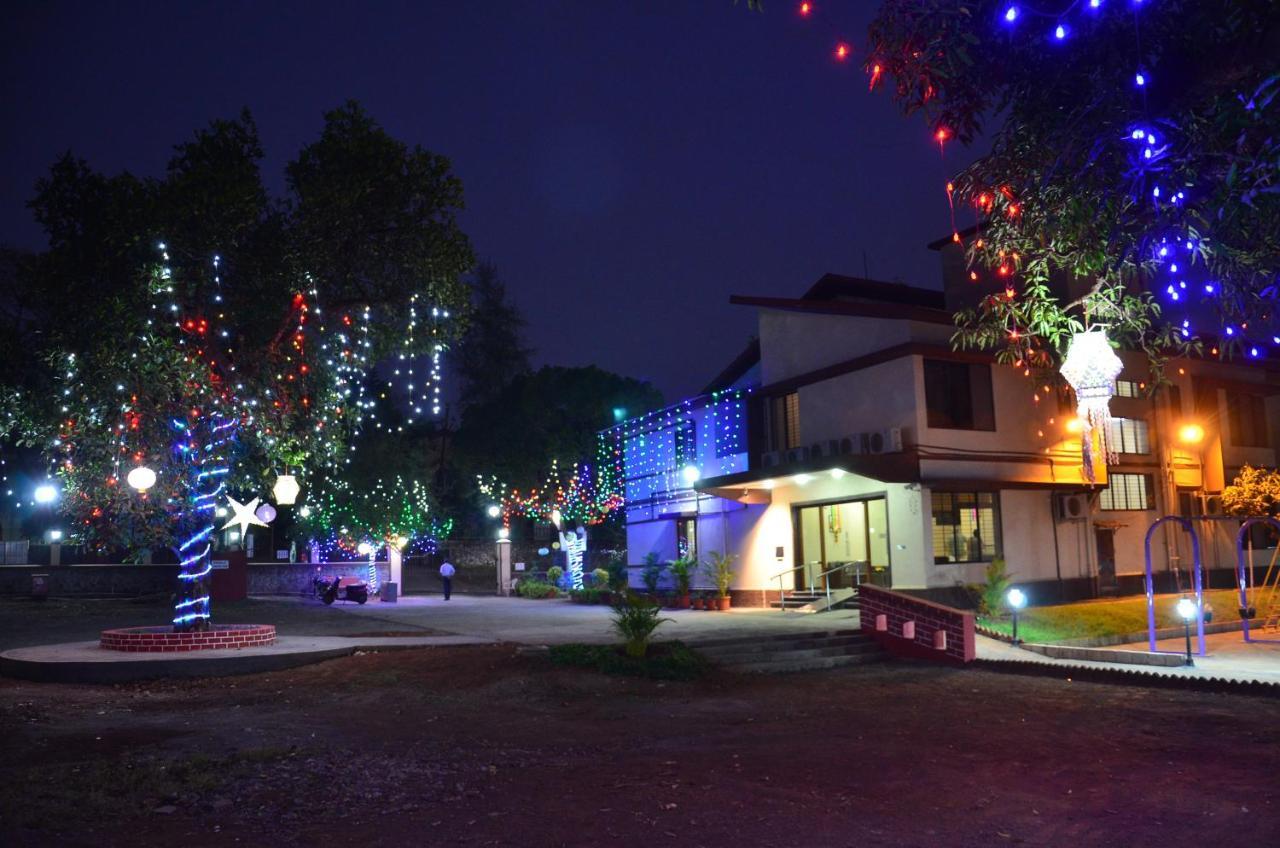 ホテルDiwali Baug ロナバラ エクステリア 写真