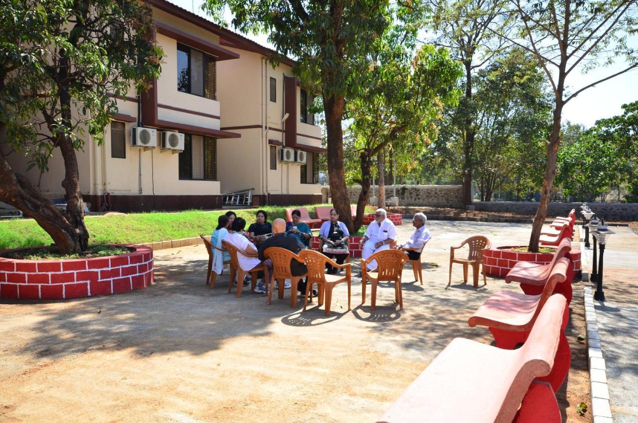 ホテルDiwali Baug ロナバラ エクステリア 写真